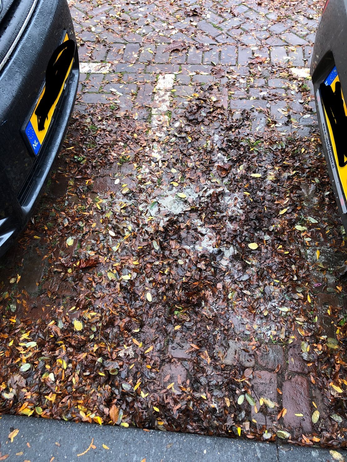 Cementspoor op de weg verwijderen (niet uitgehard)